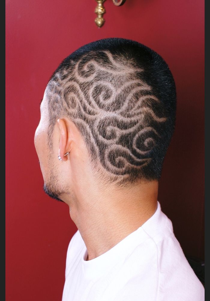 片サイド トライバルボーズ メンズ アフロ 代官山の美容院はハイセンスな施術と確かな仕上がりでお届けいたします