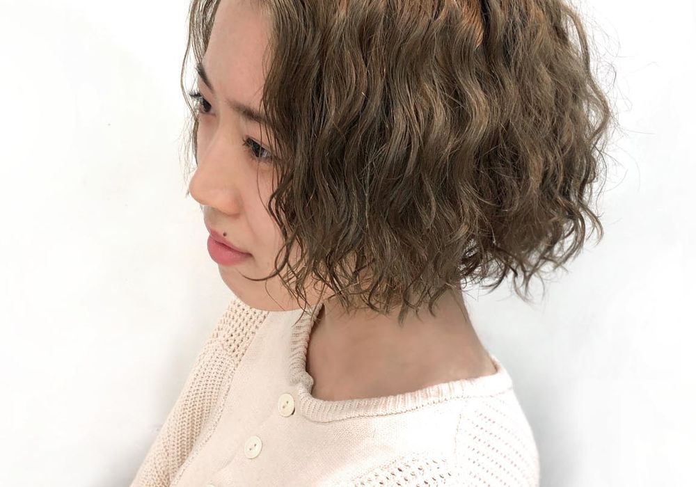 Short bob loose spiral perm, Spiral perm