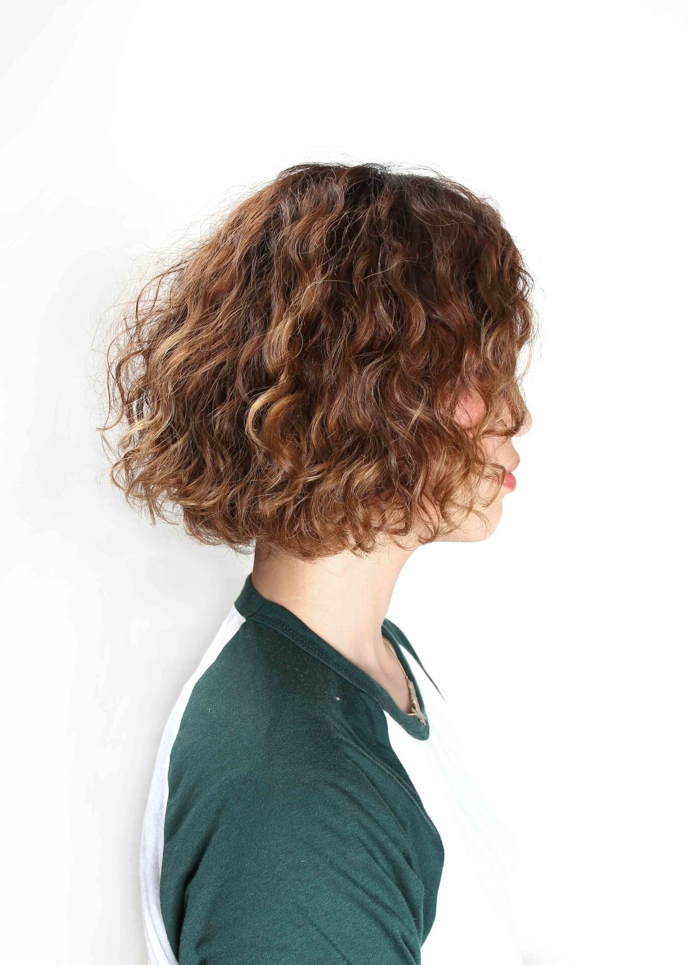ボブヘアーのスパイラルパーマが人気です。スパイラルパーマは代官山の美容室ラブロックへ・ドレッドやブレイズなどの特殊系ヘアーはおまかせ！渋谷・中目黒
