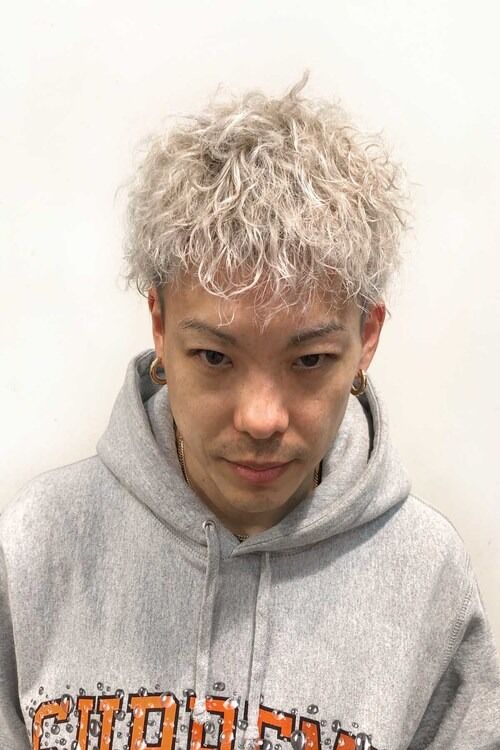 スパイラルパーマのハイトーン・メンズパーマ・ブレイズ、コーンロー、ドレッドなどの特殊系ヘアーも代官山のラブロックにおまかせ。