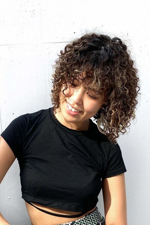 ボブヘアのスパイラルパーマ・ハイライト