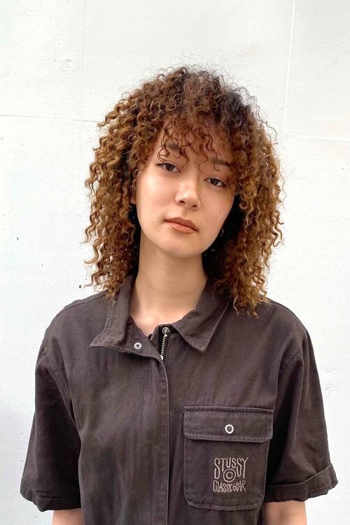 細かめのスパイラルパーマ・ブリーチは代官山の美容室 ラブロックへ。コーンロー、ドレッド、ブレイズ、エクステなどの特殊系ヘアーもおまかせ。