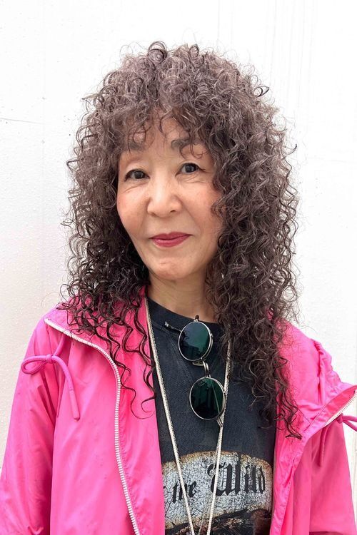 グレイヘアのスパイラルパーマ・白髪のスパイラルパーマです！丸みあるシルエットに仕上げました！