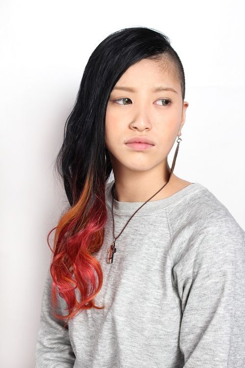 ハードな刈り上げ＋ロングヘアー