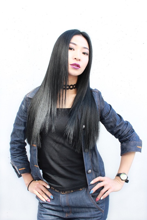 クール・ロングストレート。ブルーブラック系（shizuka•ダンサー）
