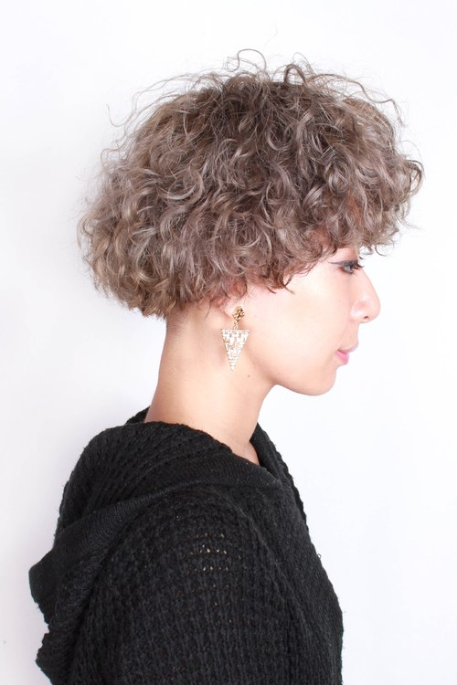 ショートマッシュ・ハイトーン・グレージュカラー