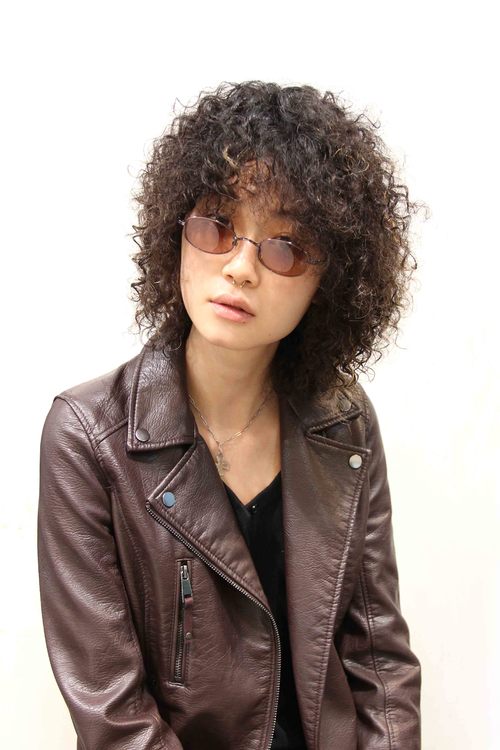 ショートヘアーのクルクルスパイラルパーマ