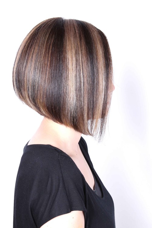 前下がりボブ。ハイライト＋ローライト