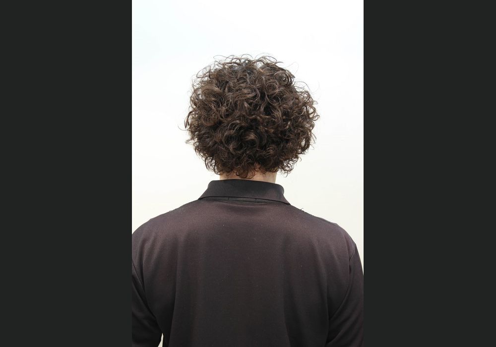 サーフ系クルクルパーマ メンズパーマ メンズヘアー メンズ アフロ 代官山の美容院はハイセンスな施術と確かな仕上がりでお届けいたします